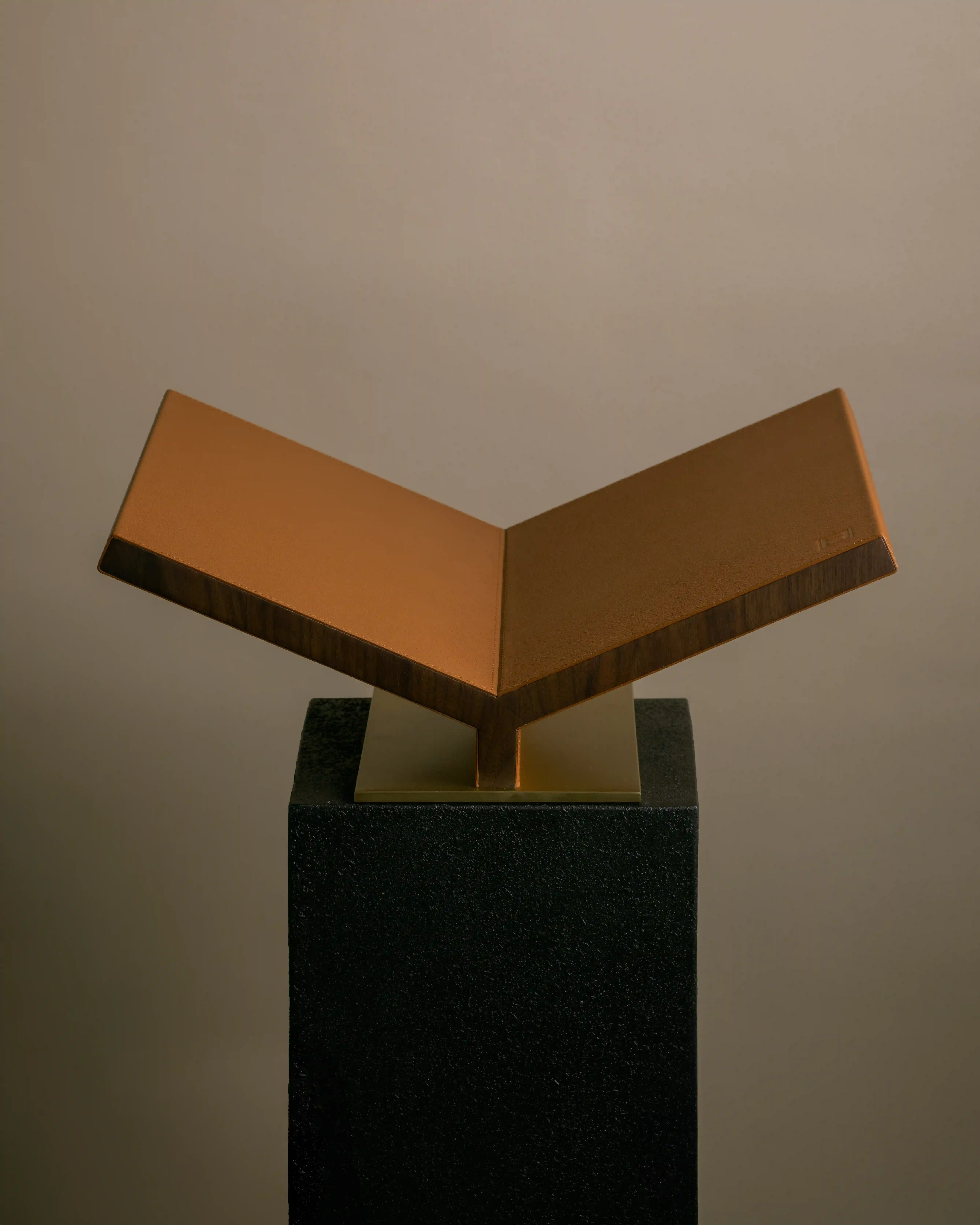 The Folio Stand